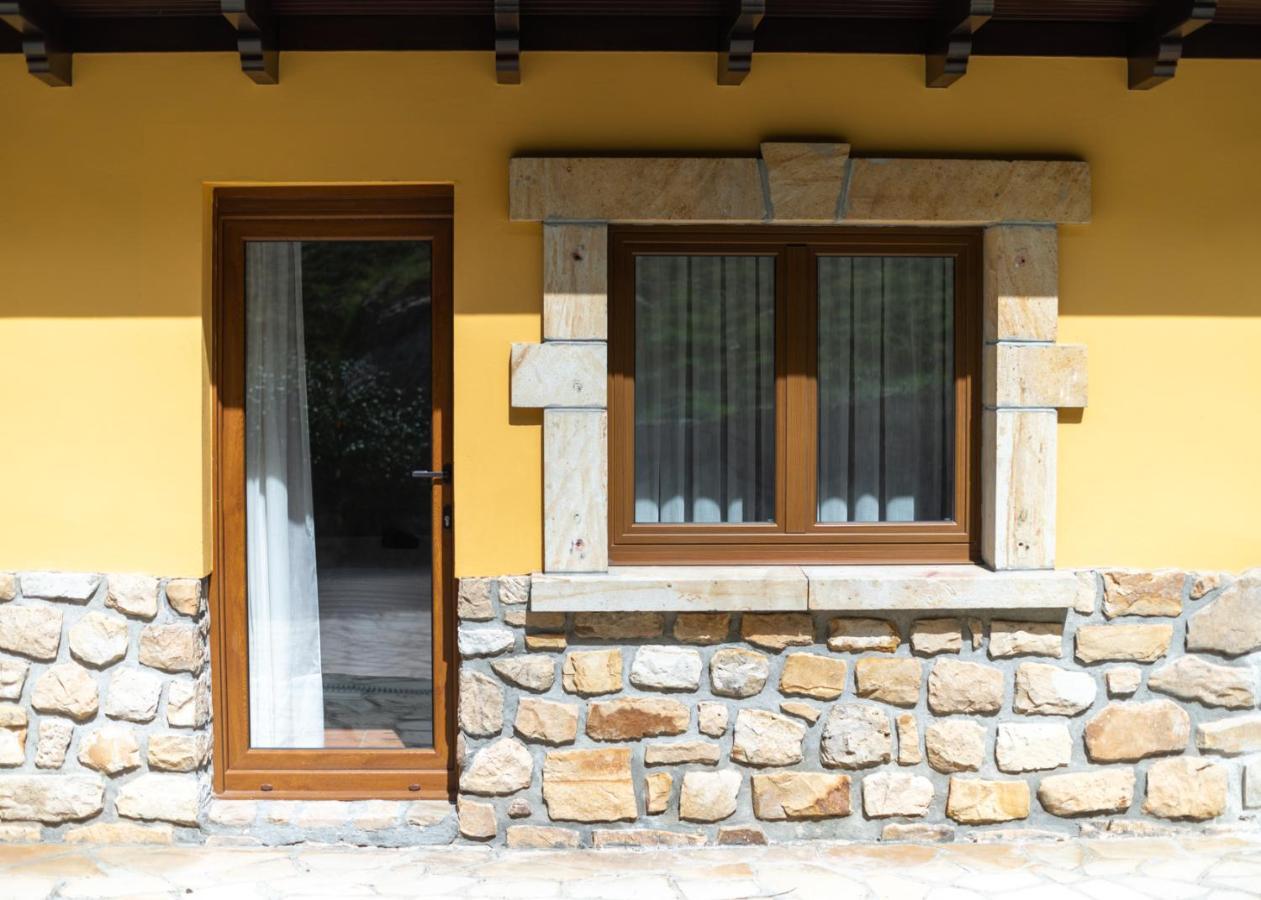 Logis Hotel Restaurante La Casa De Juansabeli Arenas De Cabrales Exterior photo
