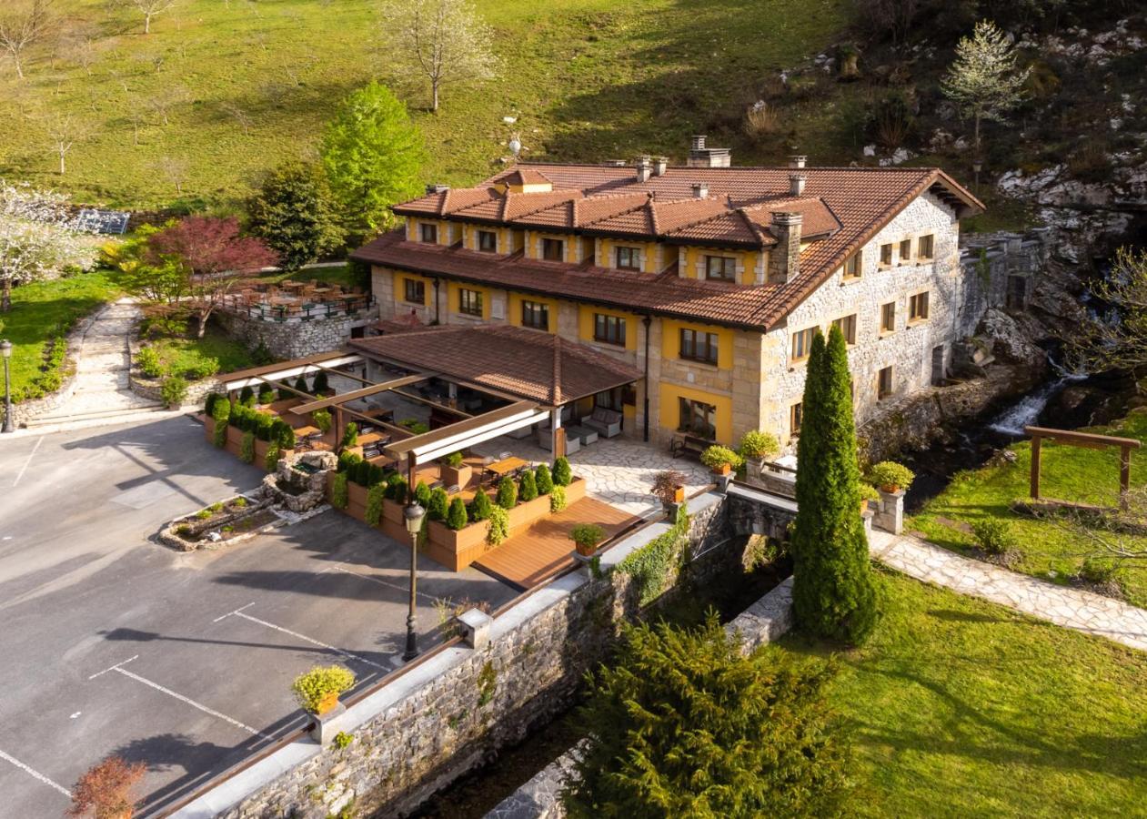 Logis Hotel Restaurante La Casa De Juansabeli Arenas De Cabrales Exterior photo