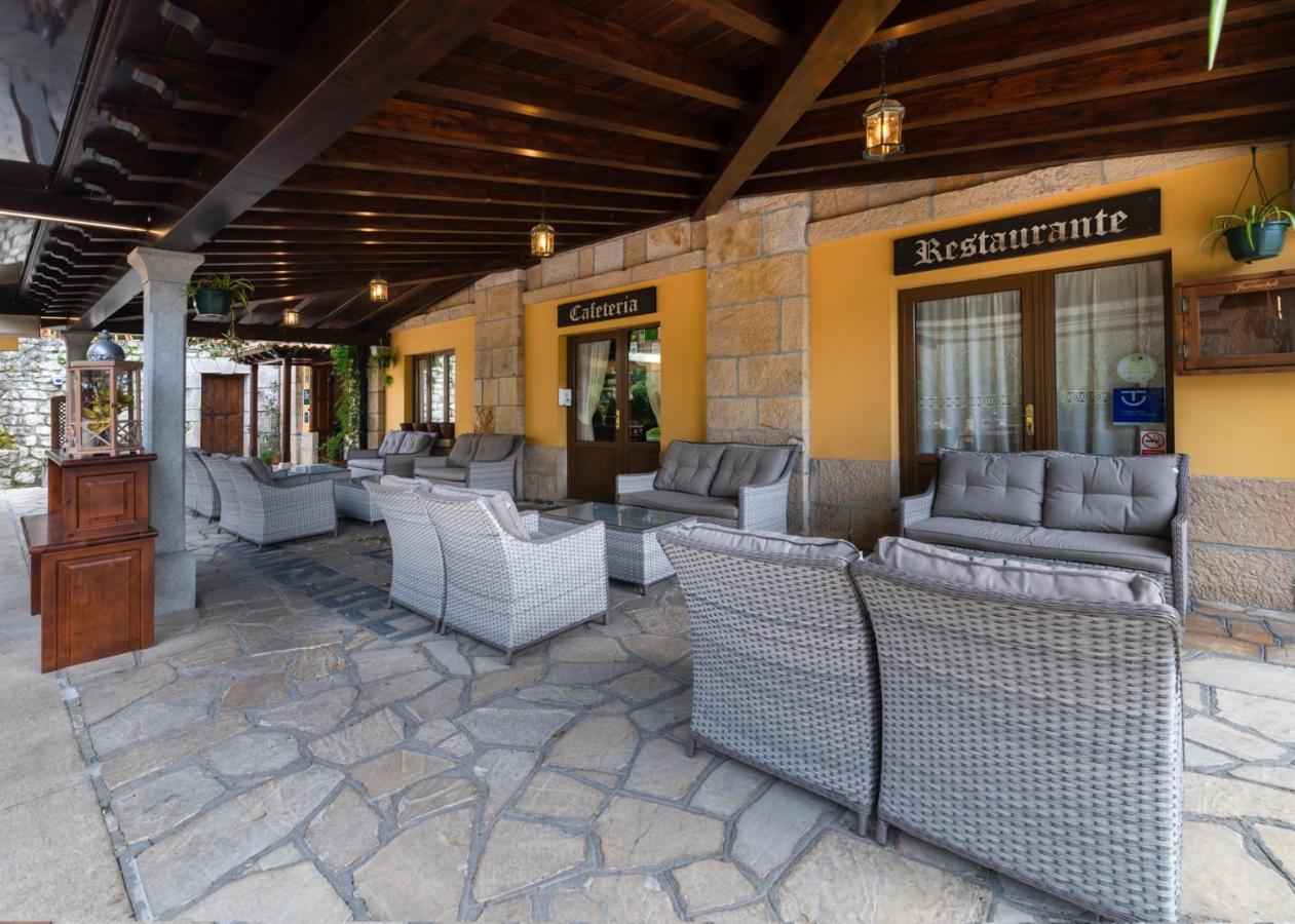 Logis Hotel Restaurante La Casa De Juansabeli Arenas De Cabrales Exterior photo