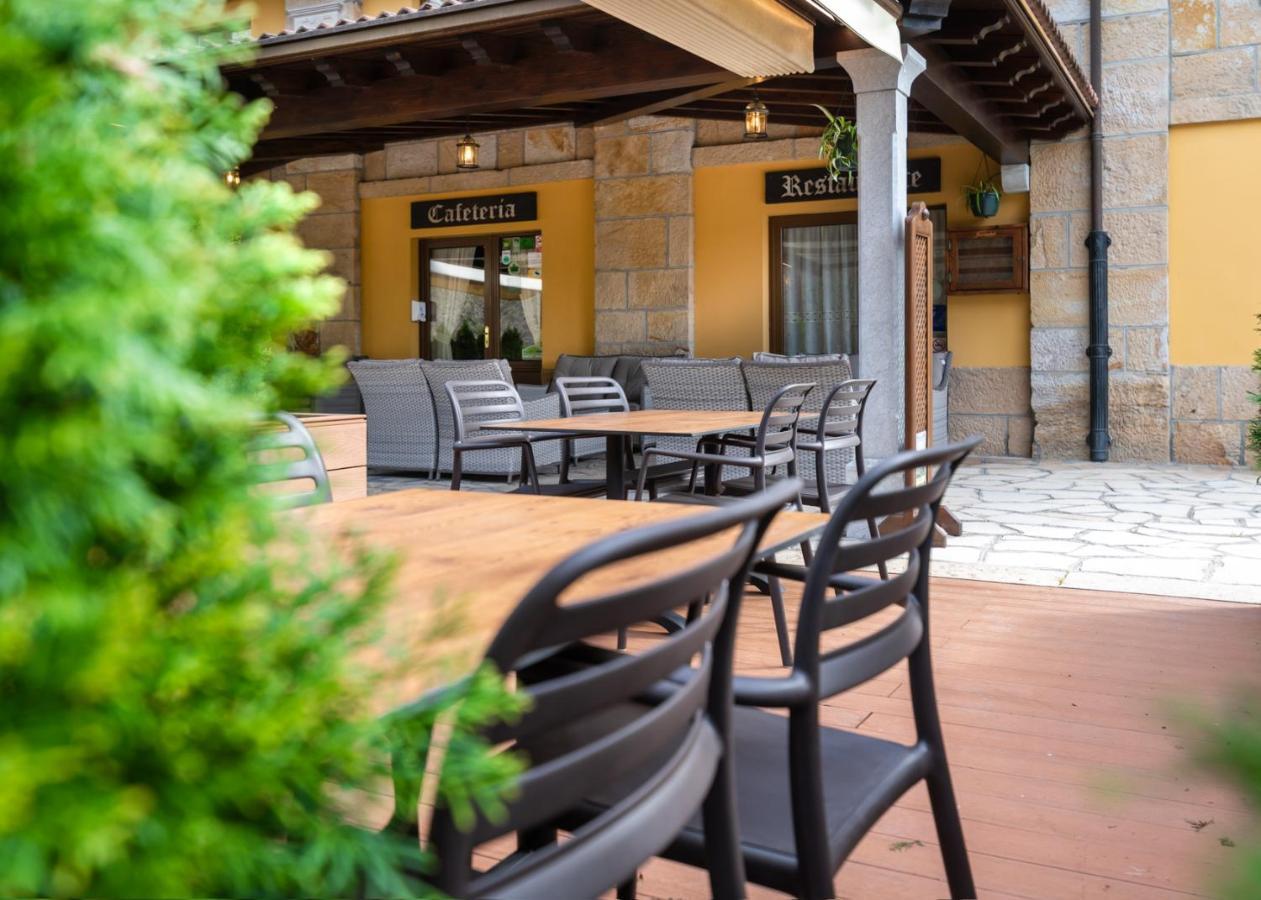 Logis Hotel Restaurante La Casa De Juansabeli Arenas De Cabrales Exterior photo